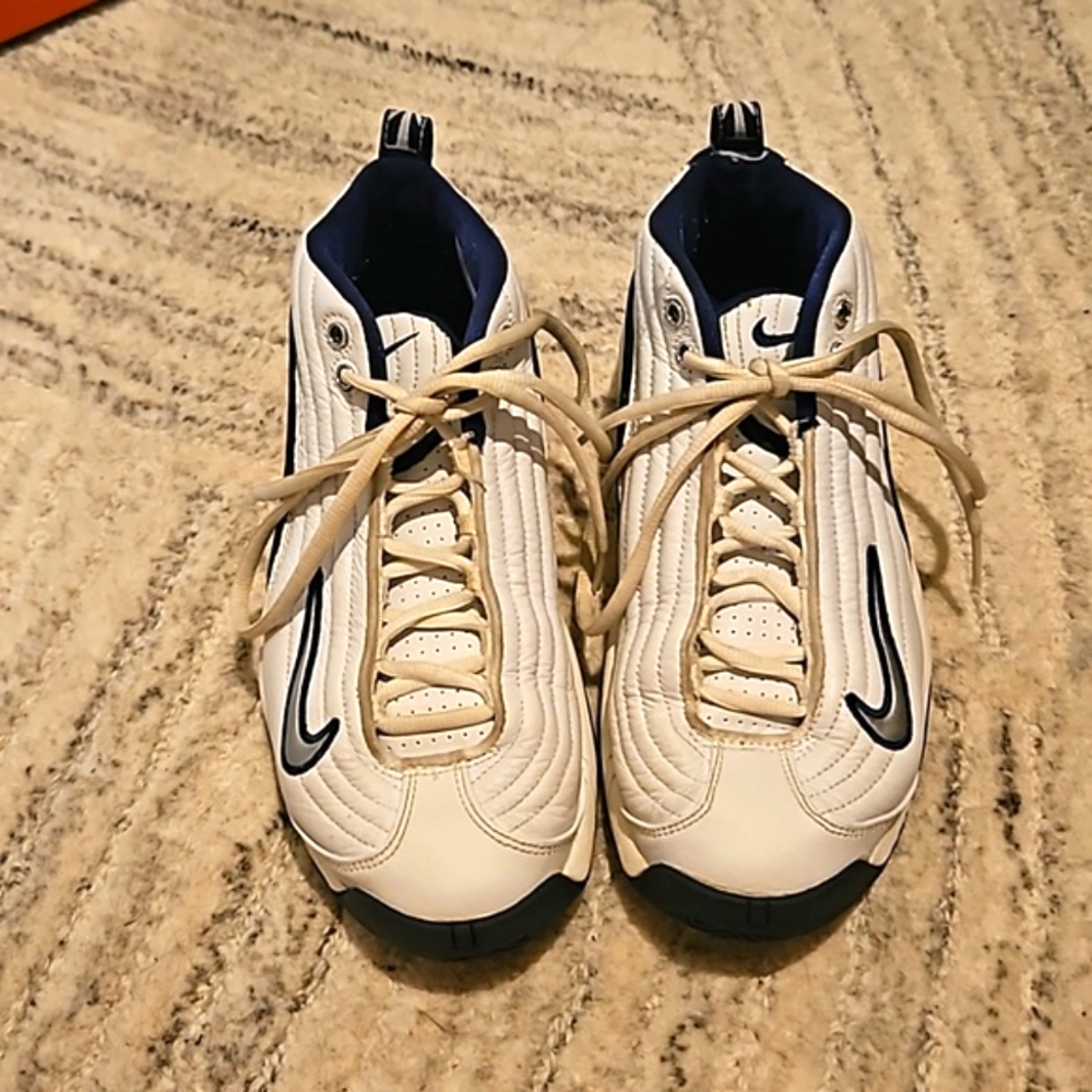 Women's Air Team Ultimate Nikes Size 8-1/2